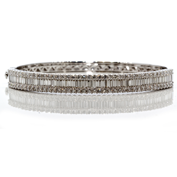 18ct White Gold Diamond Bangle