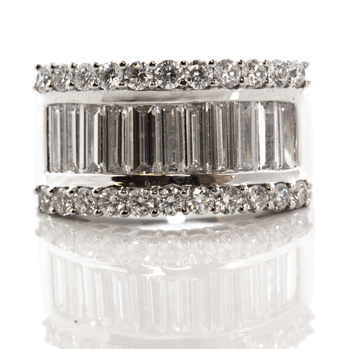 18ct White Gold Diamond Ring - Image 2