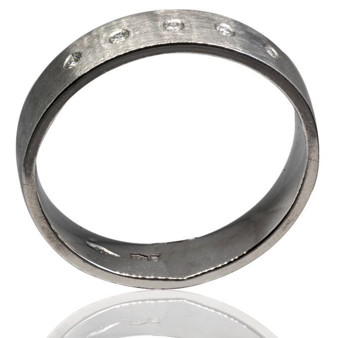 Platinum Diamond Wedding Ring - Image 3