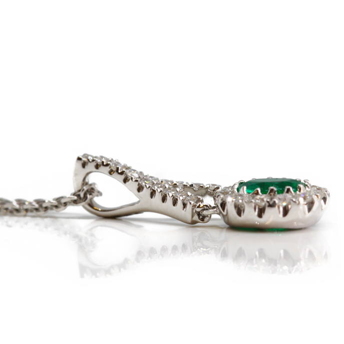 18ct White Gold Emerald and Diamond Pendant - Image 2