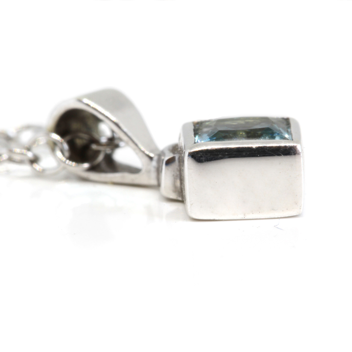 9ct White Gold Aquamarine Pendant - Image 2