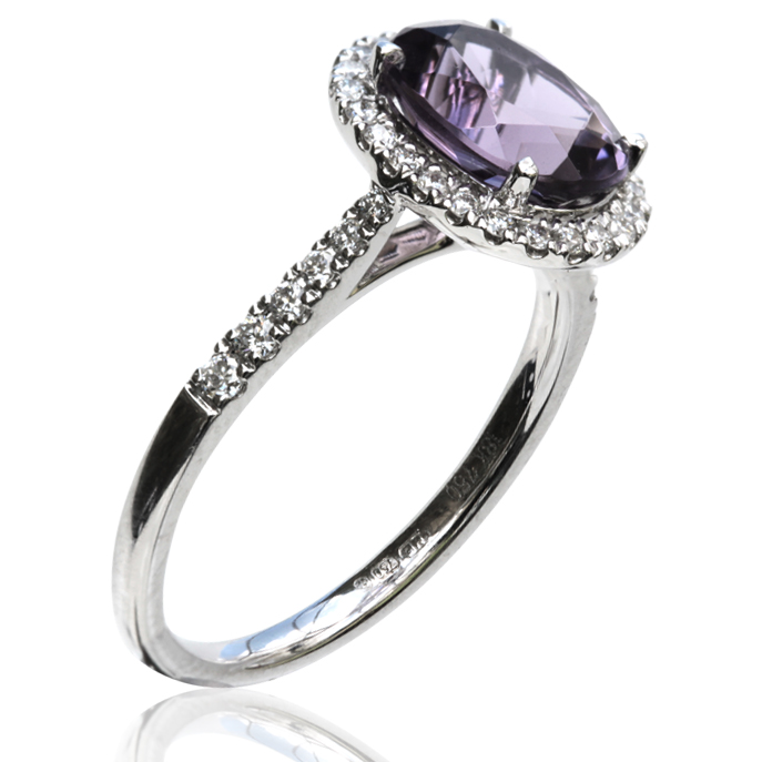18ct White Gold Amethyst Ring
