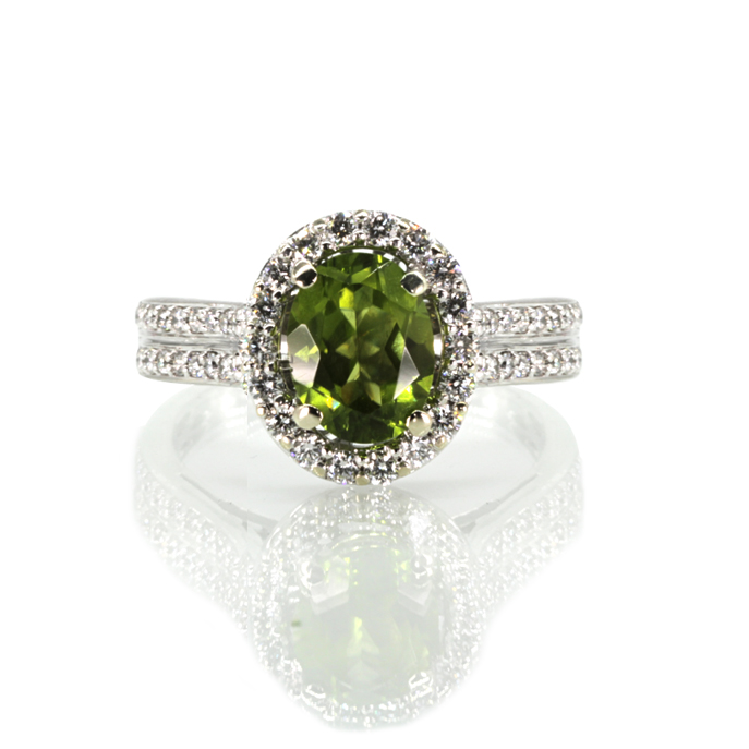 18ct White Gold Peridot and Diamond Ring - Image 2