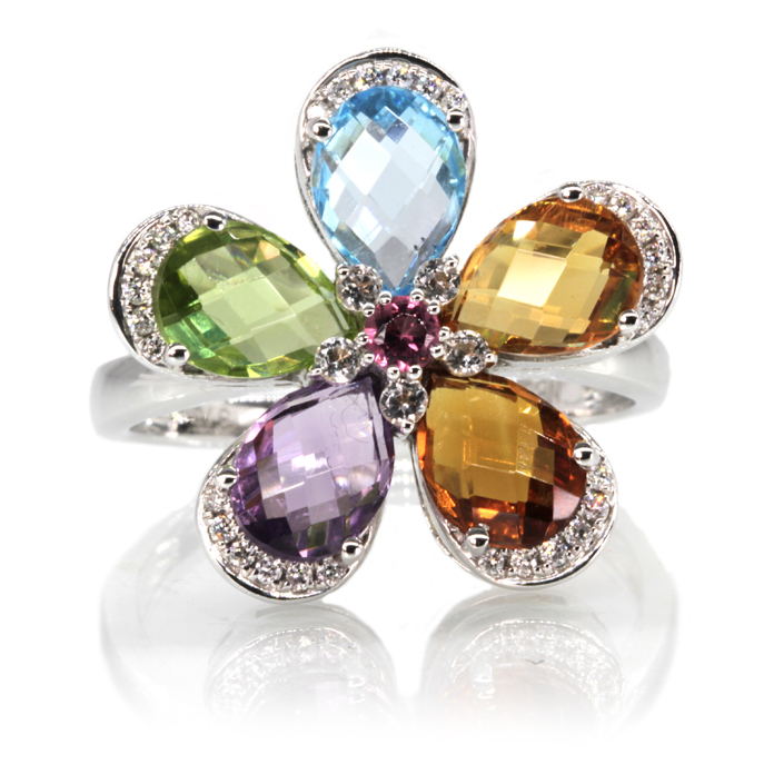 9ct White Gold Flower Ring - Image 2