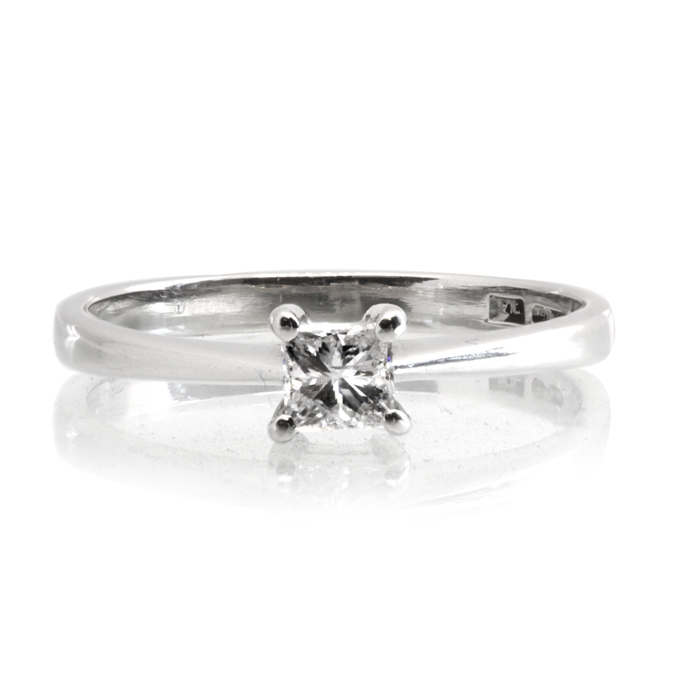 Platinum 0.25ct Diamond Ring - Image 2