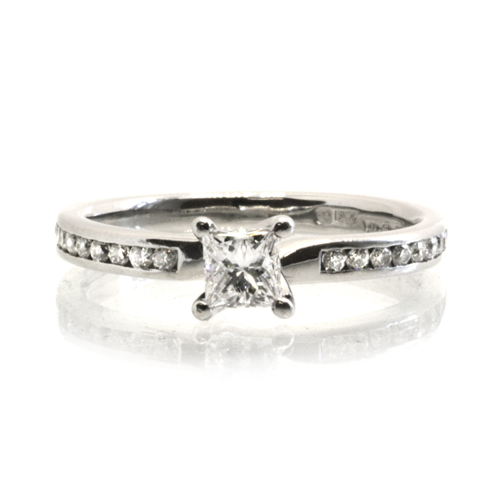 Platinum 0.33ct Diamond Ring - Image 2