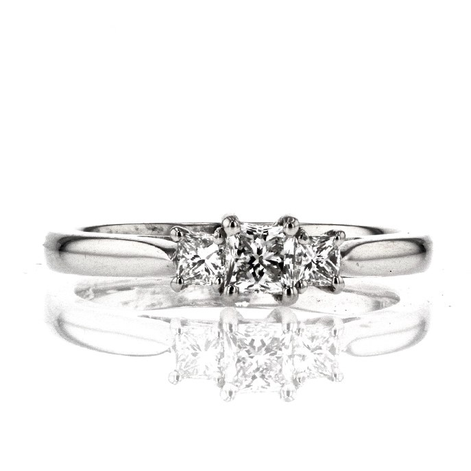 Platinum 0.57ct Diamond Trilogy Ring - Image 2