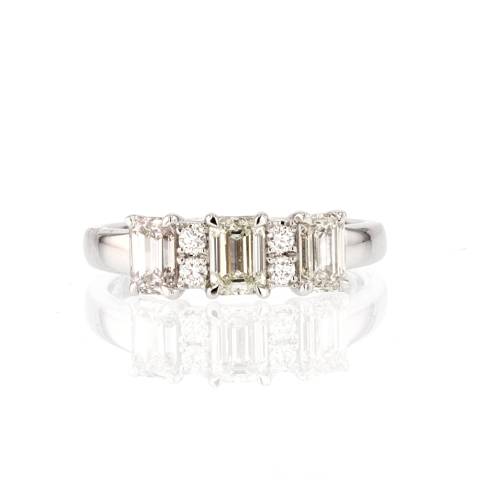 18ct White Gold 1.31ct Diamond Ring - Image 2
