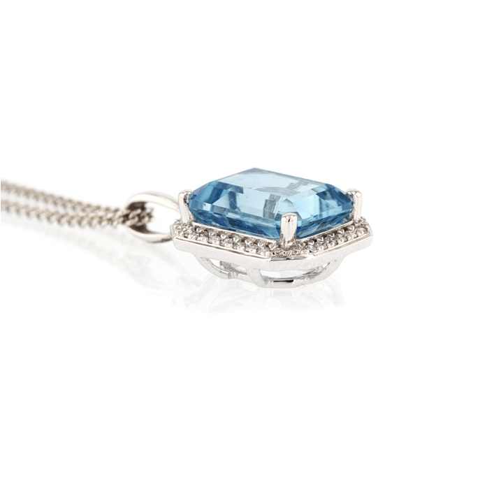 9ct White Gold Blue Topaz Necklace - Image 2