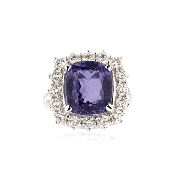 18ct White Gold Tanzanite Ring - Image 2