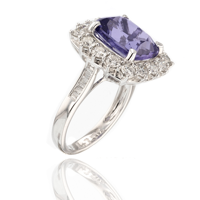 18ct White Gold Tanzanite Ring