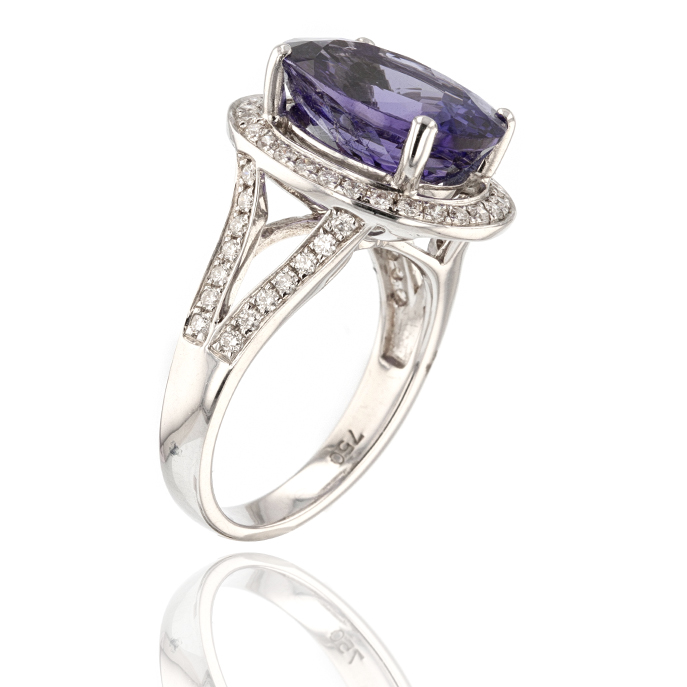 18ct White Gold Tanzanite Ring