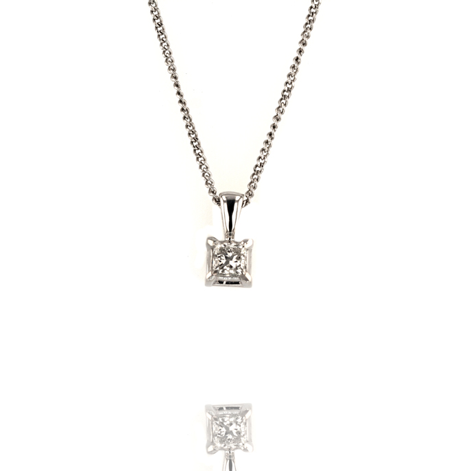 18ct White Gold Diamond Pendant