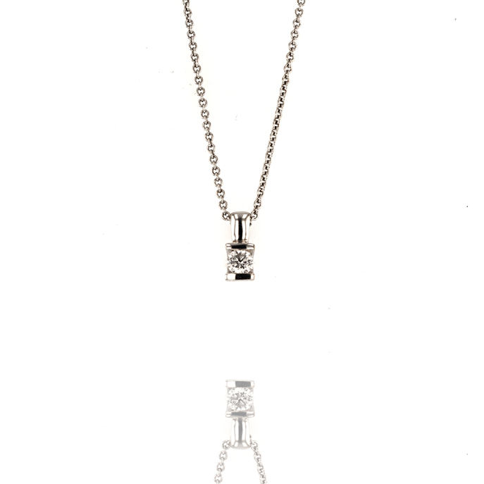 18ct White Gold Diamond Pendant