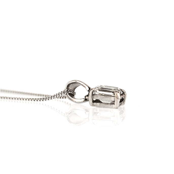 18ct White Gold Diamond Pendant - Image 2
