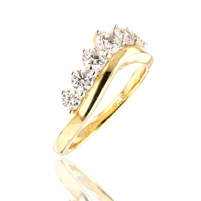 18ct Yellow Gold Diamond Ring