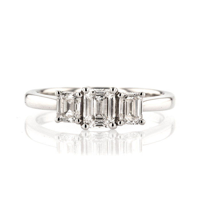 Platinum 1.12ct Diamond Trilogy Ring - Image 2