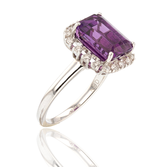 9ct White Gold Amethyst Ring