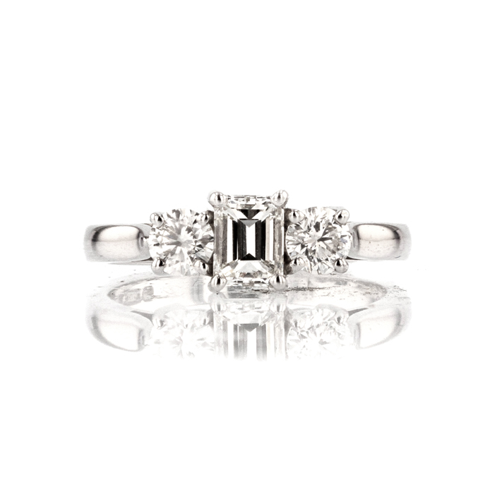 18ct White Gold 1.09ct Diamond Ring - Image 2