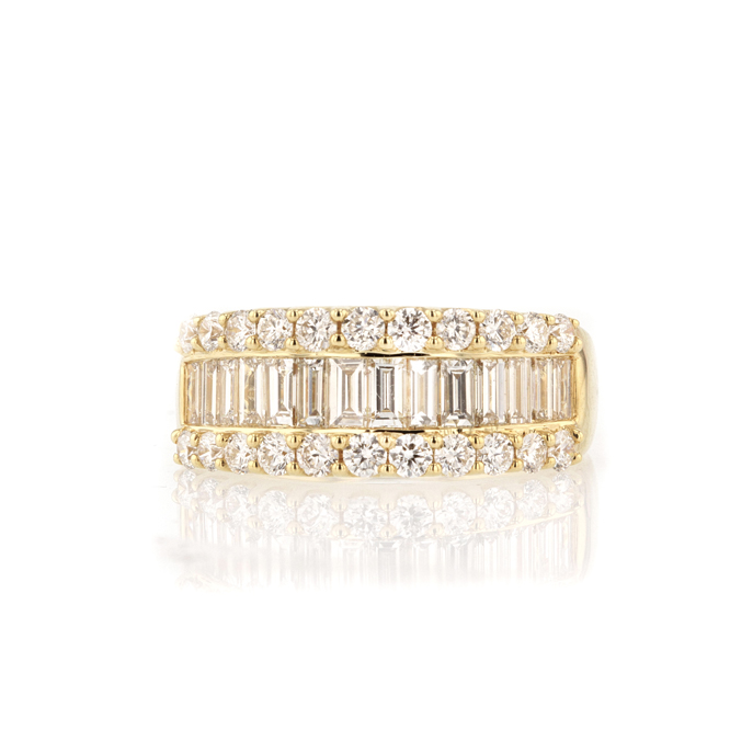 18ct Yellow Gold Diamond Ring - Image 2