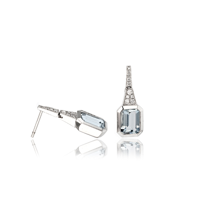 18ct White Gold Aquamarine Earrings - Image 2