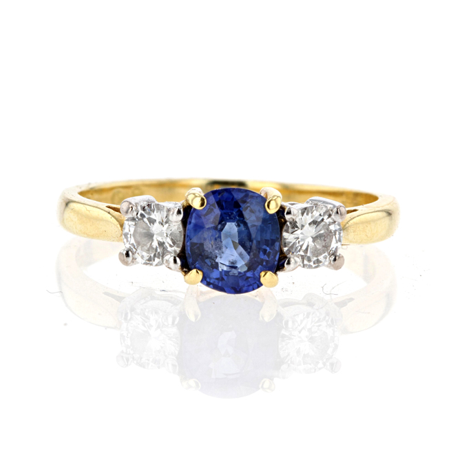 18ct Yellow Gold Sapphire and Diamond Ring - Image 2