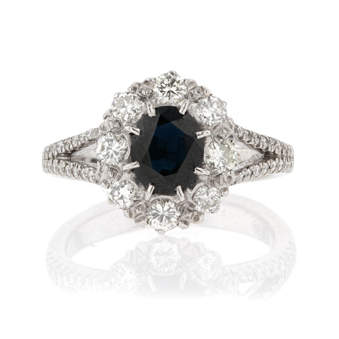 18ct White Gold Sapphire and Diamond Ring - Image 2