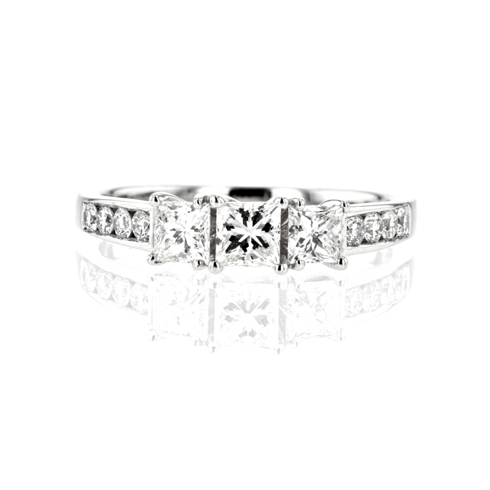 18ct White Gold 0.81ct Diamond Ring - Image 2