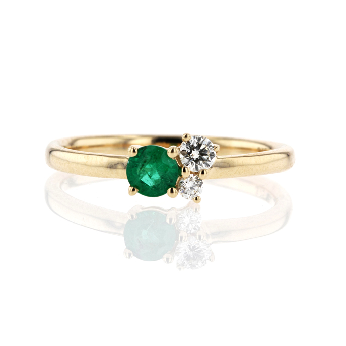 9ct Yellow Gold Emerald Ring - Image 2