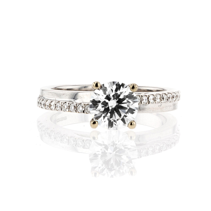 18ct White Gold Lab Diamond Ring - Image 2
