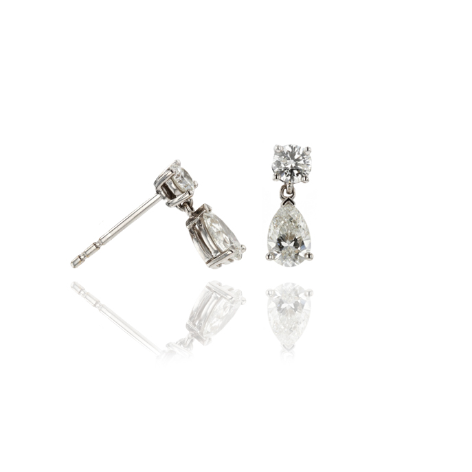 18ct White Gold Diamond Earrings - Image 2