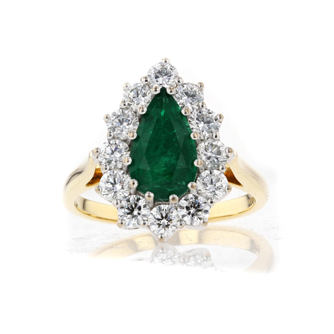 18ct Yellow Gold Emerald and Diamond Ring - Image 2
