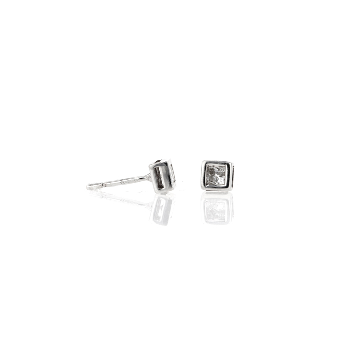 18ct White Gold Diamond Earrings - Image 2