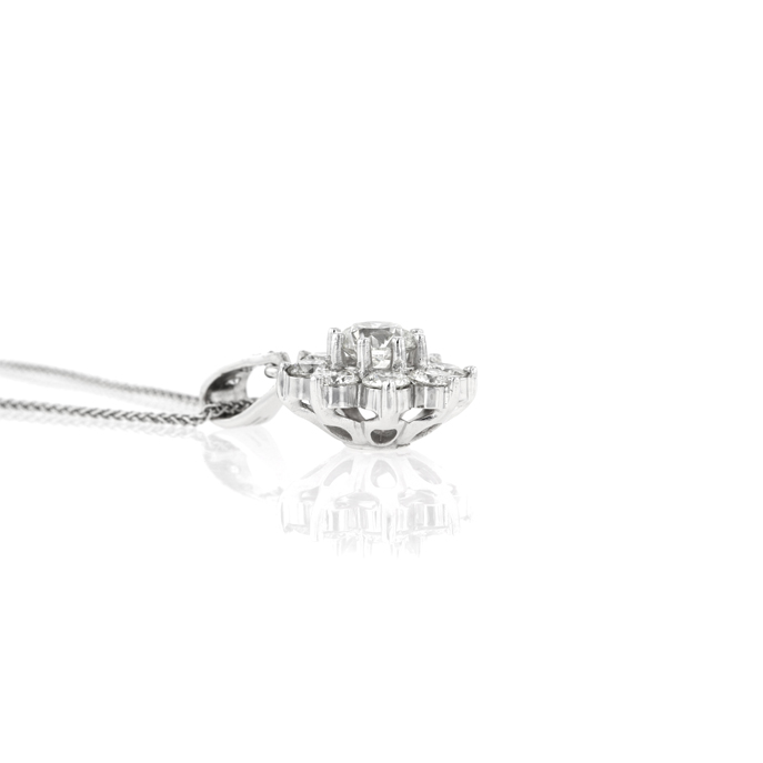 18ct White Gold Diamond Pendant - Image 2