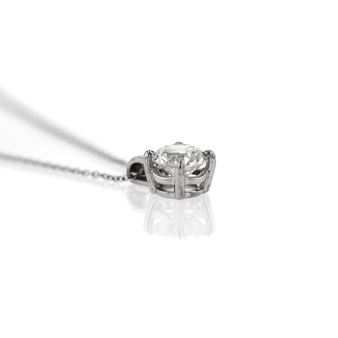 18ct White gold 2.20ct diamond pendant. - Image 2