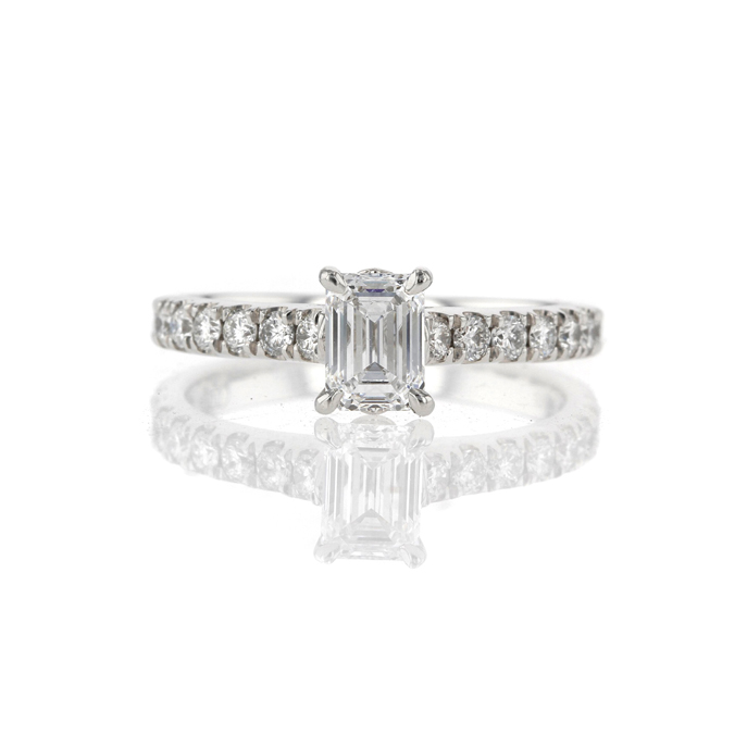 Platinum 0.72ct Emerald cut Diamond Ring - Image 2