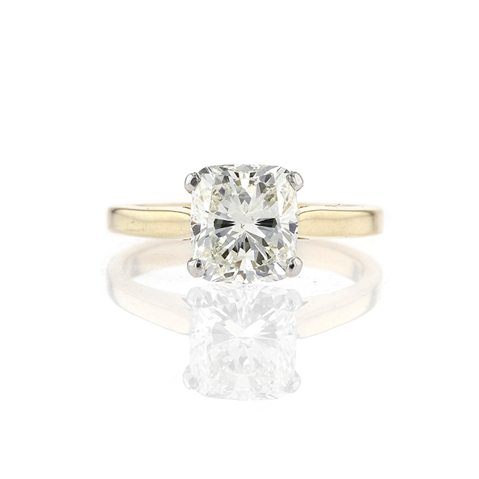 18ct Yellow Gold Cushion 2.00ct Diamond Ring - Image 2