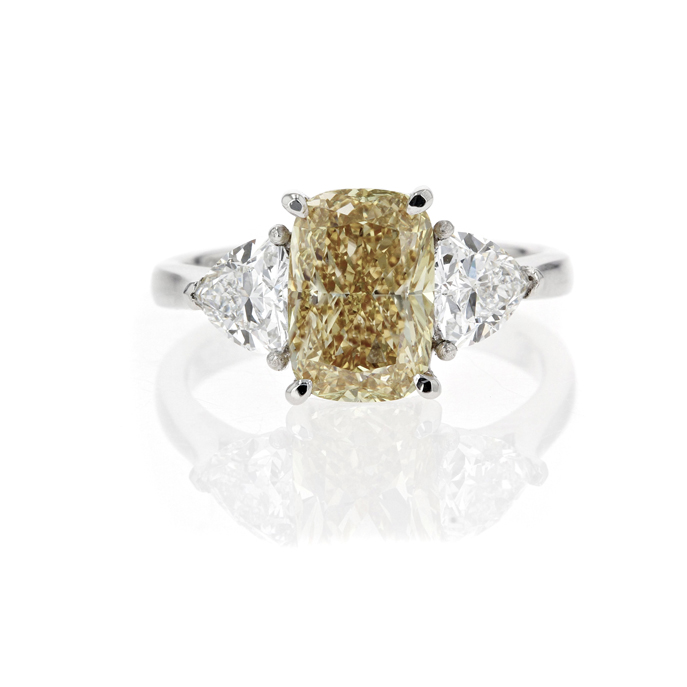 Platinum 2.51ct Lab Grown Cushion and Trillion Cut Diamond Ring. - Image 2