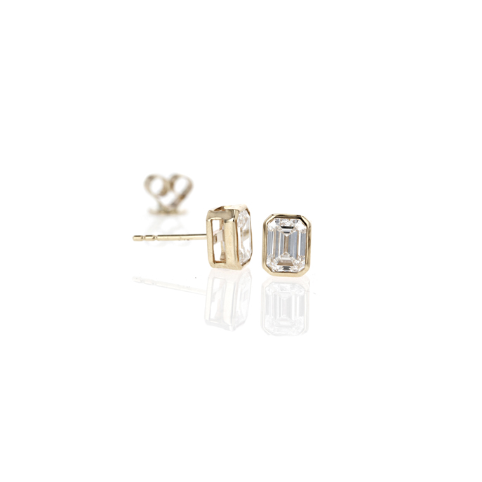 9ct Yellow Gold 0.53ct Emerald cut Lab Grown Stud Earrings. - Image 2