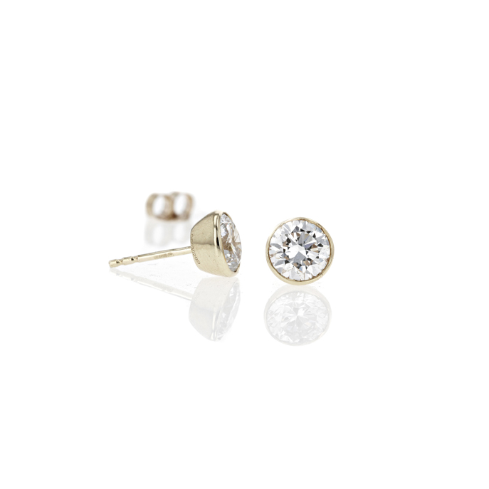 9ct Yellow Gold 1.50ct Round Brilliant cut Lab Grown Stud Earrings. - Image 2